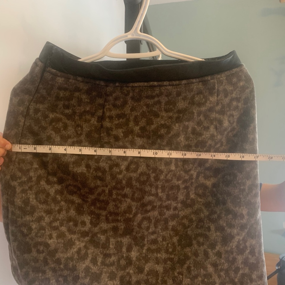 Leopard print mini skirt